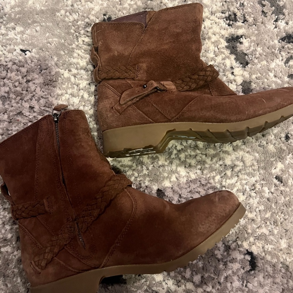 Teva braided boot
